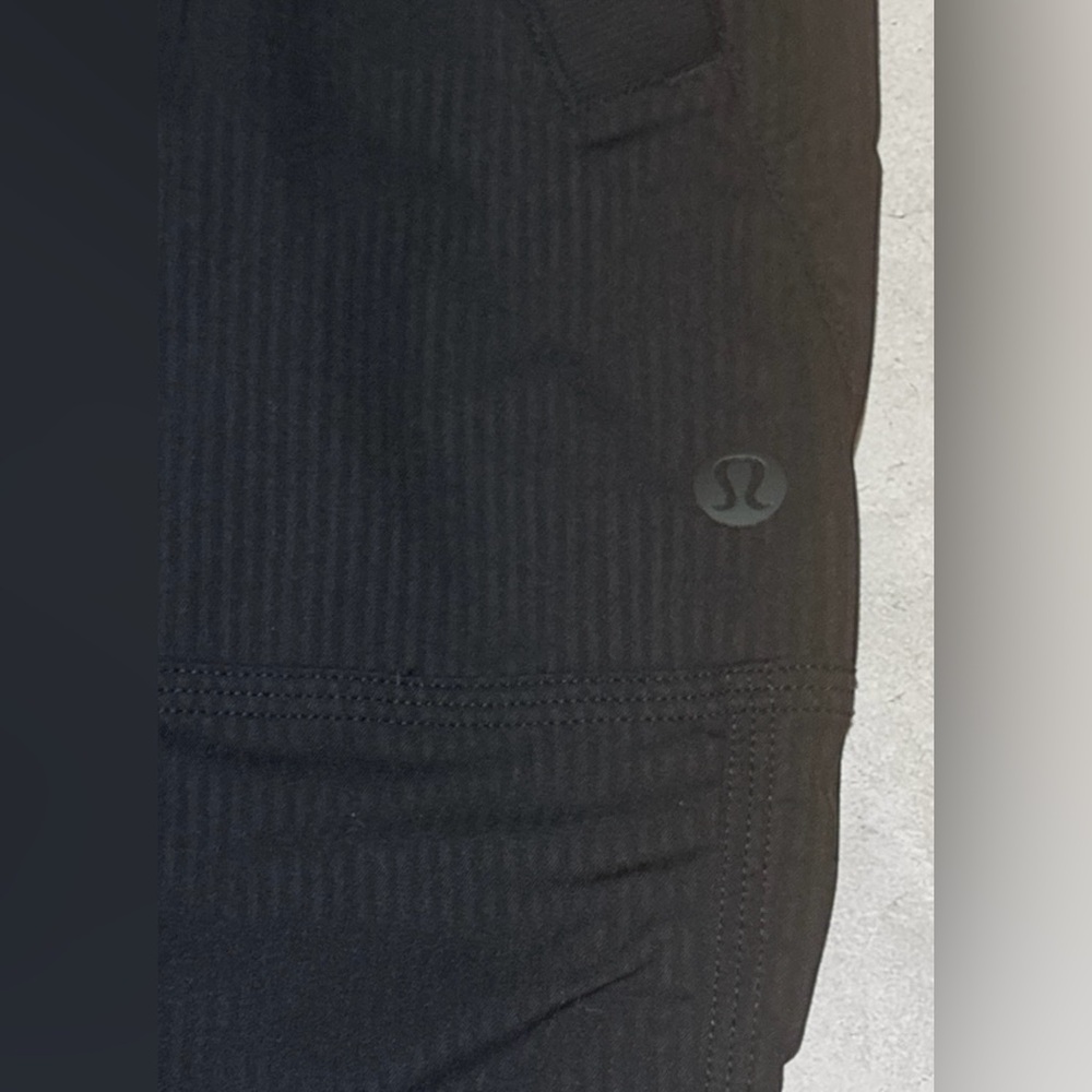 ✨ Lululemon Black Dance Studio Pants | Size 8 | Square Logo- MSRP $128 🖤 - Picture 4 of 4